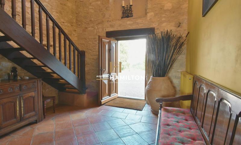 Maison - 270 m² - 7 pièces