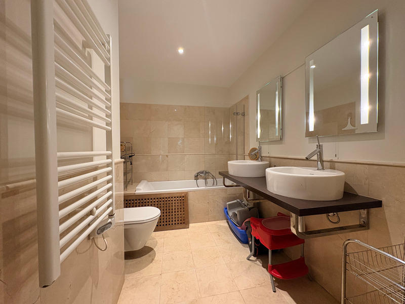 Appartement - 81 m² - 3 pièces