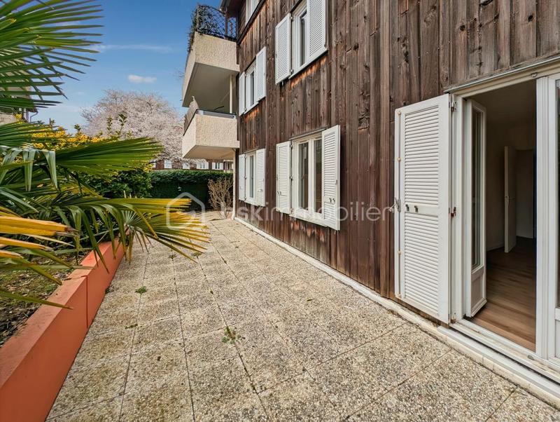 Appartement - 98 m² - 5 pièces