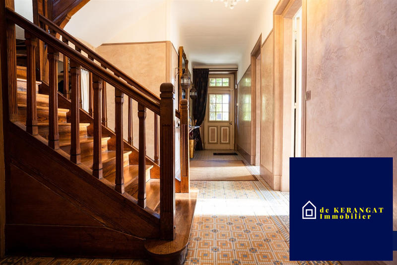 Maison - 252 m² - 11 pièces