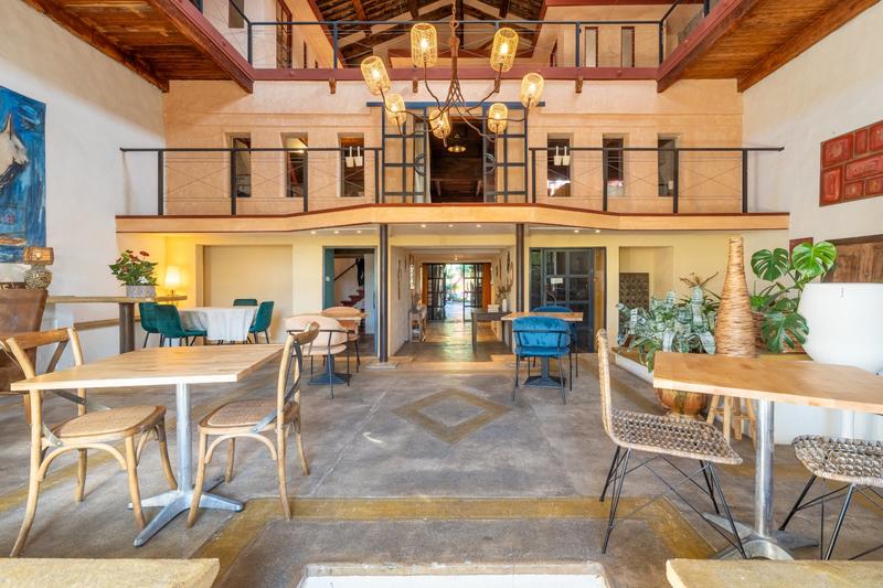 Maison - 550 m² - 10 pièces