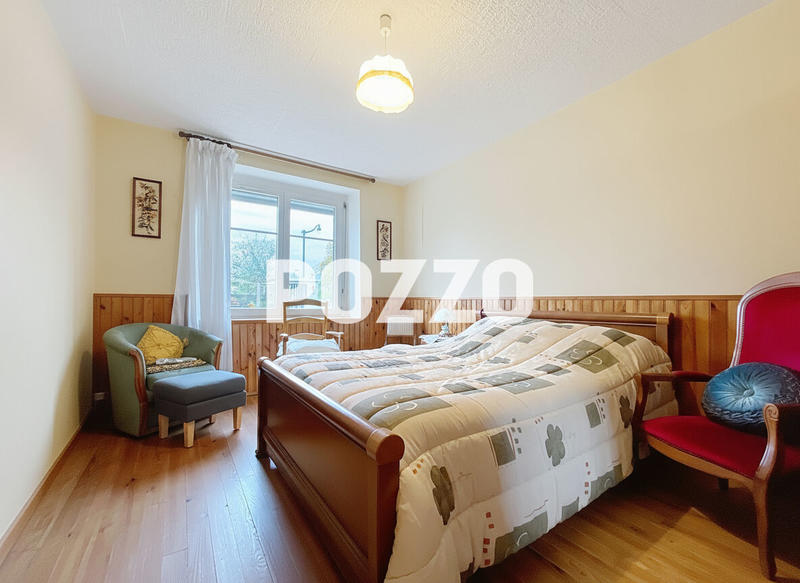 Maison - 180 m² - 9 pièces