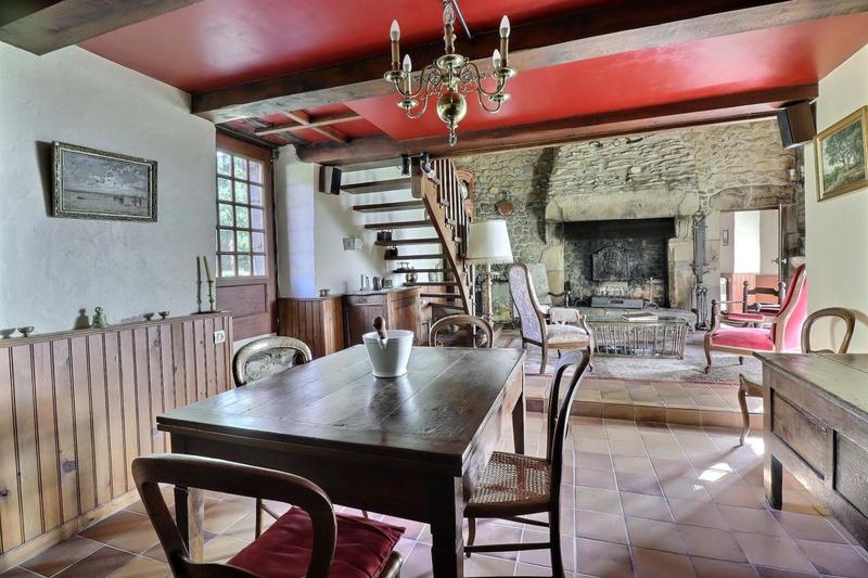 Maison - 142 m² - 8 pièces