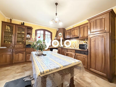 Maison traditionnelle - 144 m² - 6 pièces