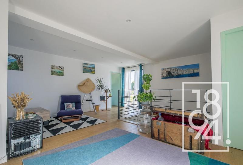 Maison - 270 m² - 5 pièces