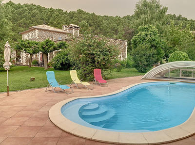 Demeure - 242 m² - 8 pièces