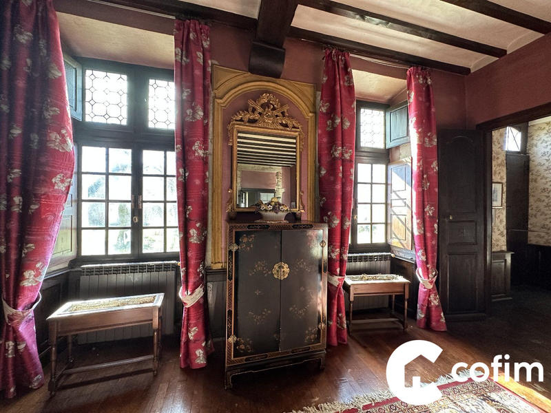 Château - 374 m² - 9 pièces