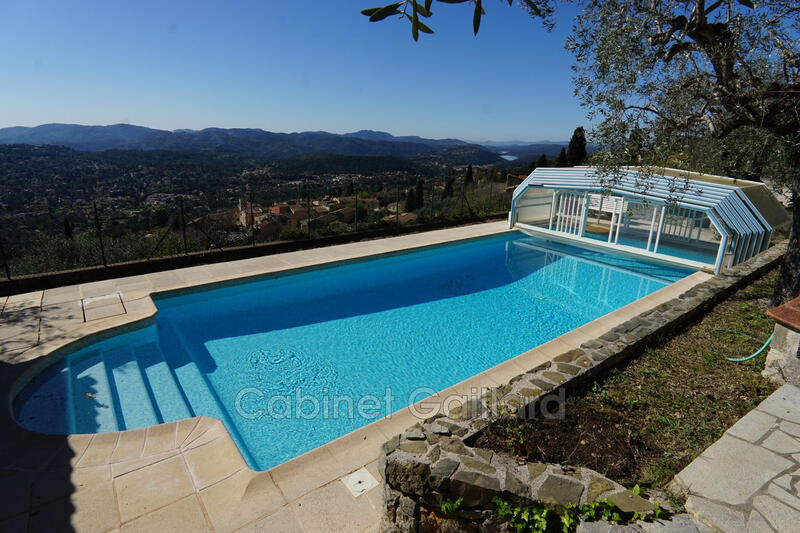 Maison - 220 m² - 6 pièces