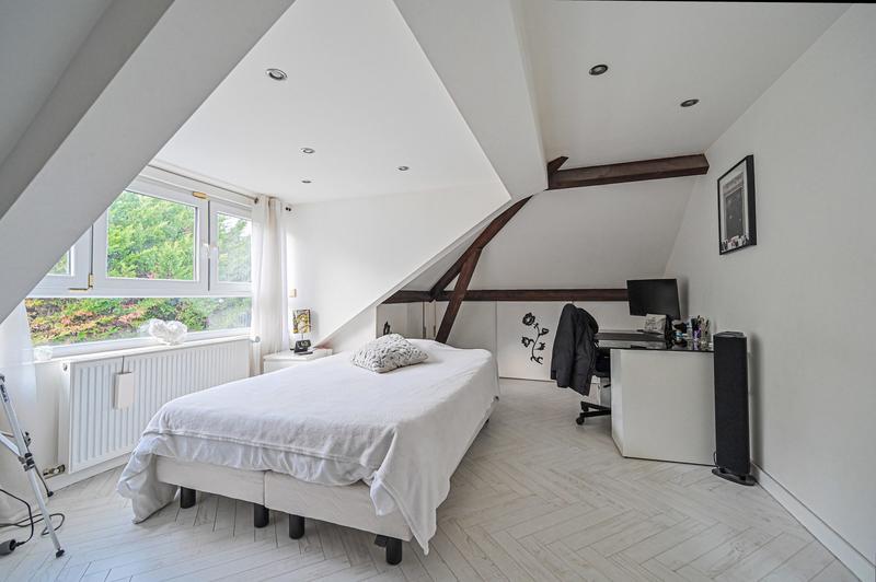 Maison contemporaine - 217 m² - 6 pièces