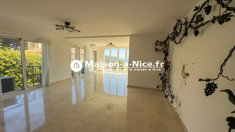 Maison - 333 m² - 10 pièces