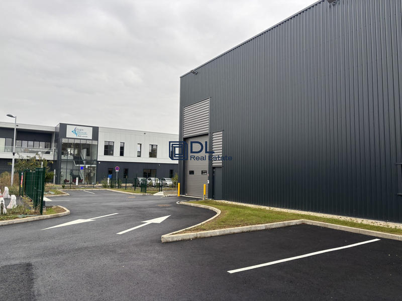 Entrepôt - 1 000 m²