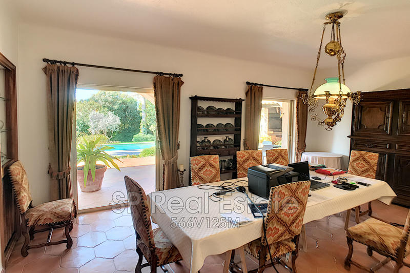 Maison - 380 m² - 10 pièces