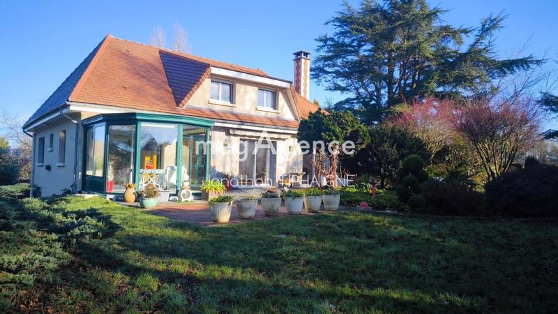 Maison traditionnelle - 159 m² - 7 pièces