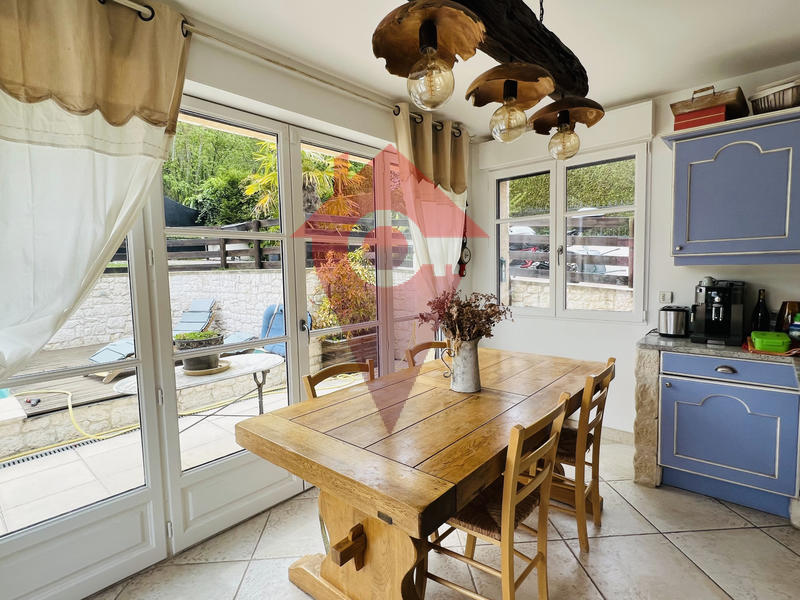 Maison - 250 m² - 7 pièces