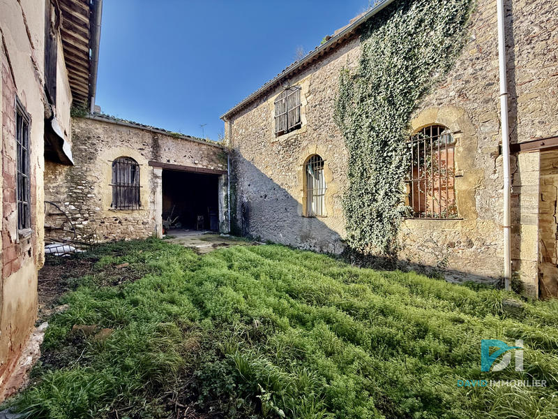 Propriété - 296 m² - 3 pièces