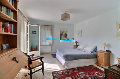 Maison traditionnelle - 141 m² - 5 pièces