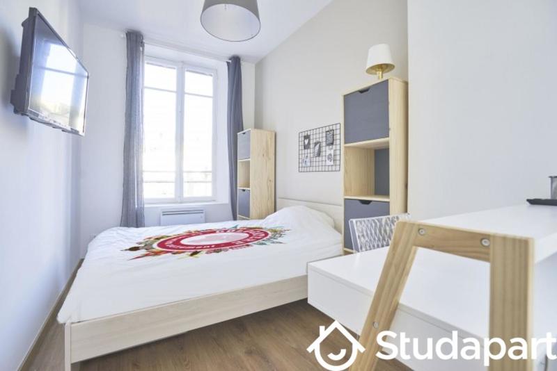 Chambre - 11 m² - 1 pièce