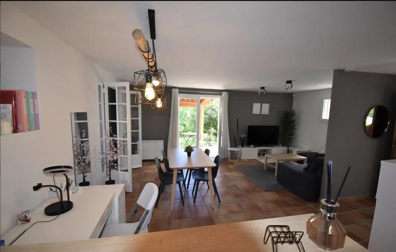 Maison - 250 m² - 7 pièces