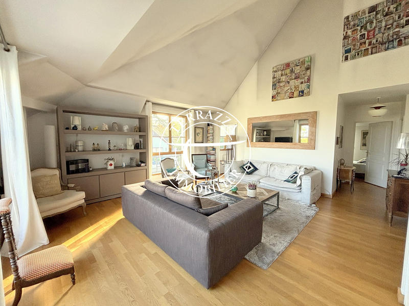 Appartement - 101 m² - 5 pièces