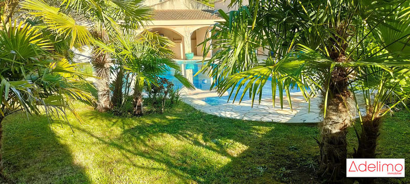 Villa - 266 m² - 8 pièces