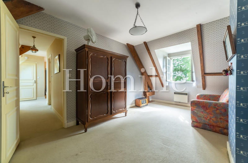 Maison - 199 m² - 9 pièces