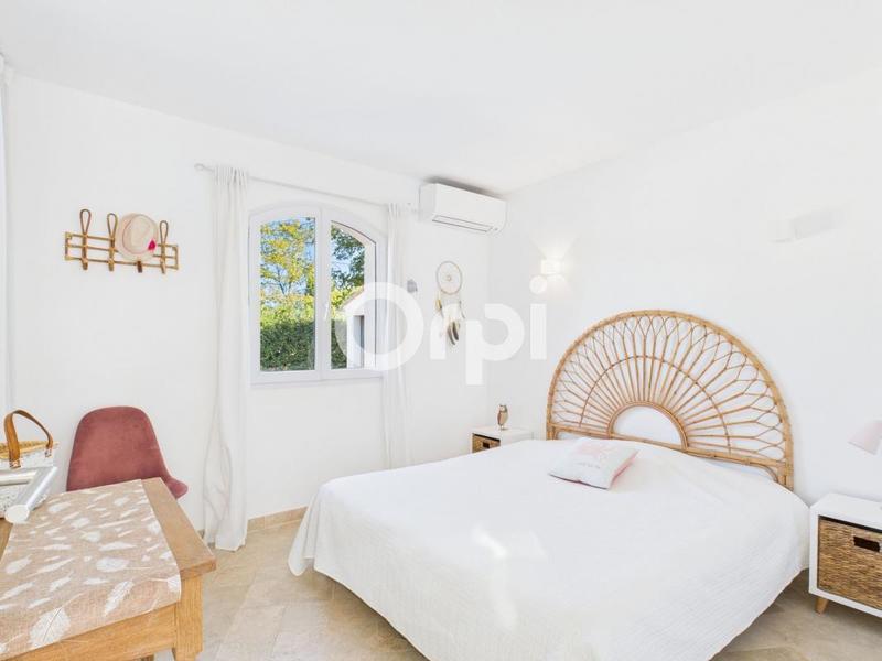 Villa - 200 m² - 6 pièces