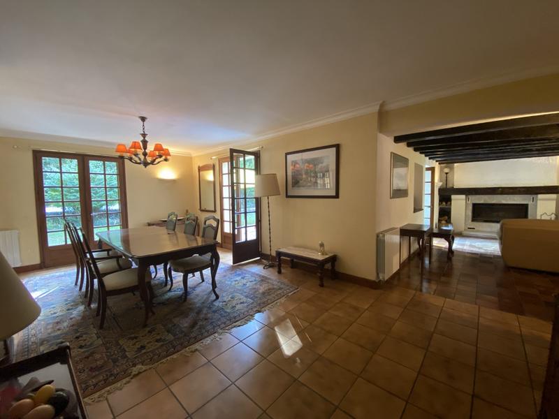 Maison traditionnelle - 195 m² - 6 pièces