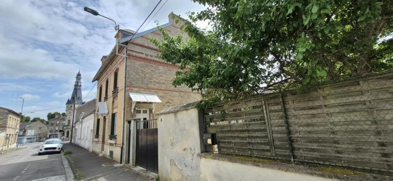 Maison - 196 m² - 9 pièces