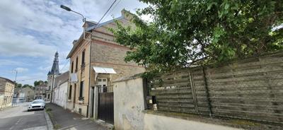 Maison - 196 m² - 9 pièces