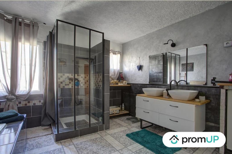 Maison - 170 m² - 6 pièces