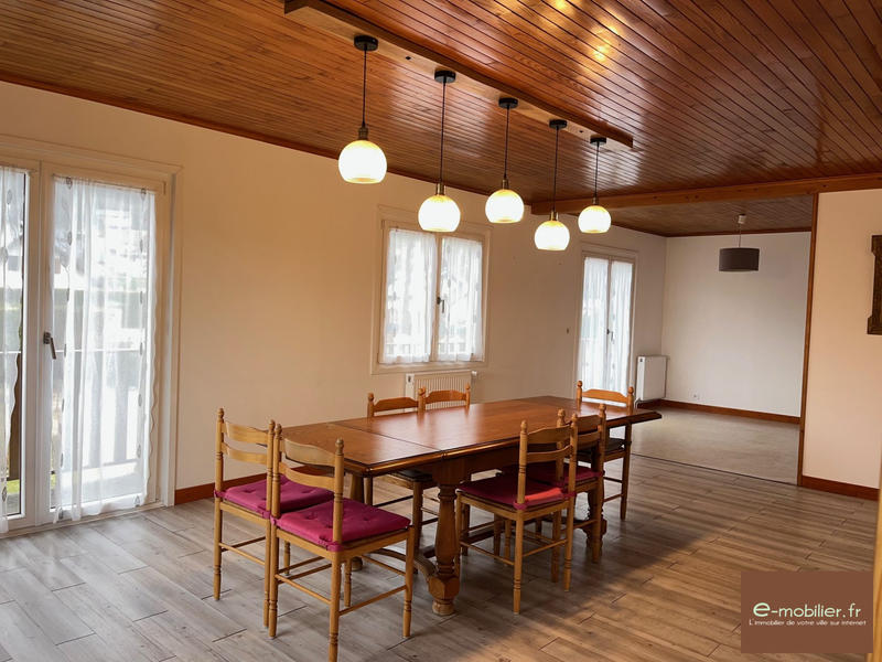 Maison traditionnelle - 126 m² - 6 pièces