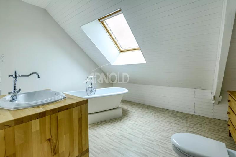 Maison - 189 m² - 9 pièces