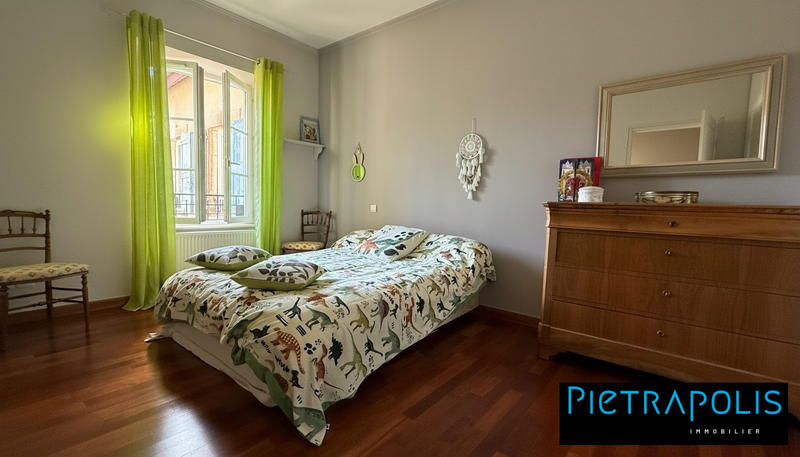 Appartement - 151 m² - 5 pièces