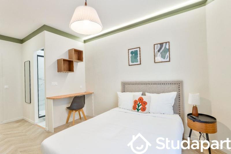 Chambre - 13 m² - 1 pièce