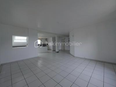 Appartement - 99 m² - 4 pièces