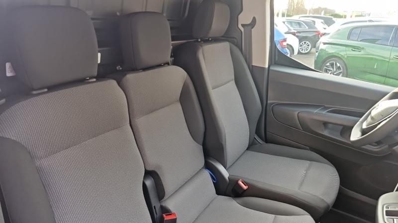 Peugeot Partner Electrique m 800 kg 136 ch batterie 50 kwh