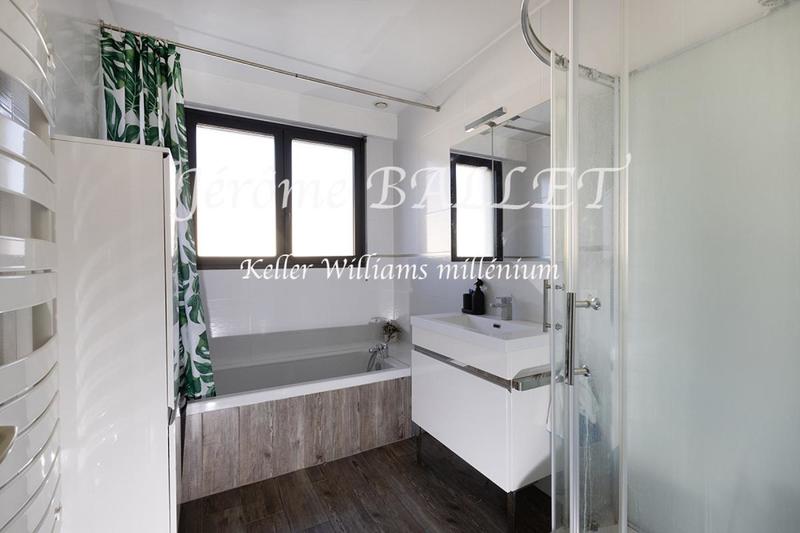 Maison - 180 m² - 6 pièces