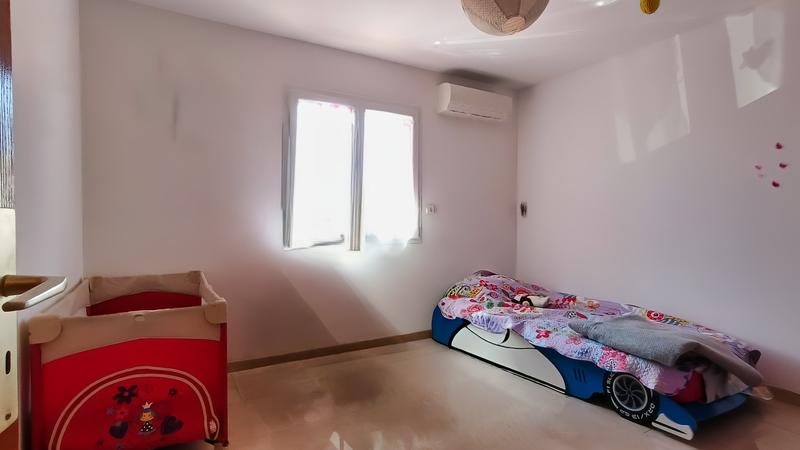 Maison - 254 m² - 11 pièces