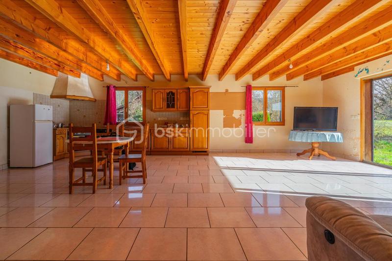 Maison - 111 m² - 6 pièces