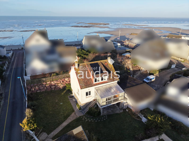 Maison - 151 m² - 8 pièces