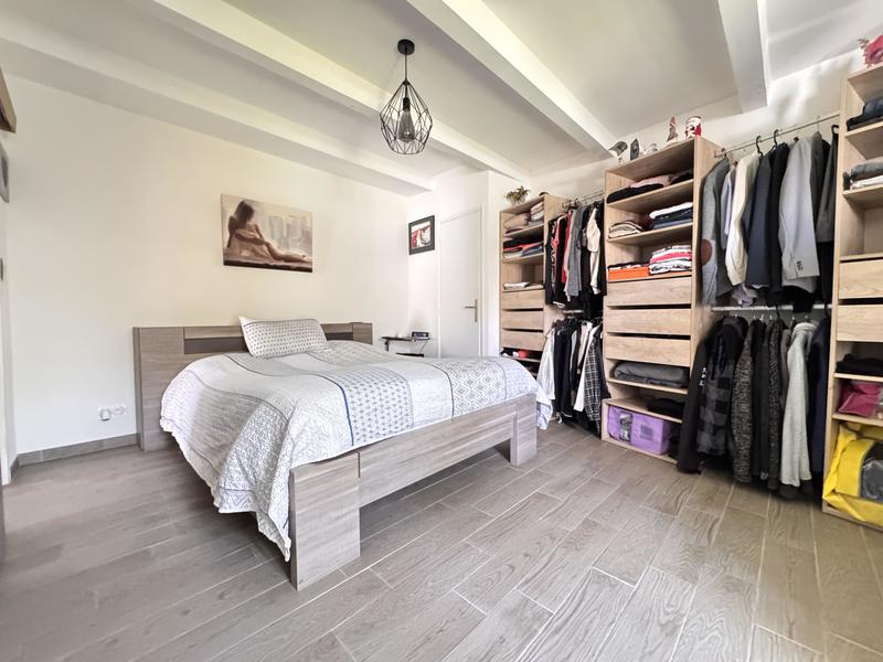 Villa - 225 m² - 8 pièces