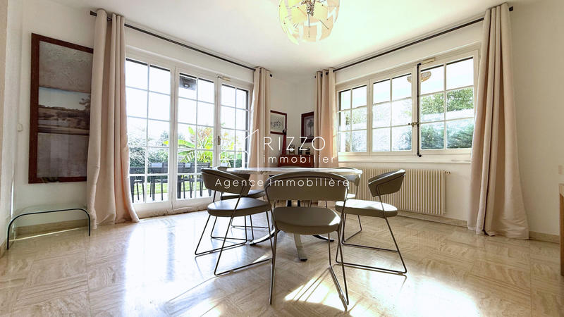 Maison - 178 m² - 8 pièces