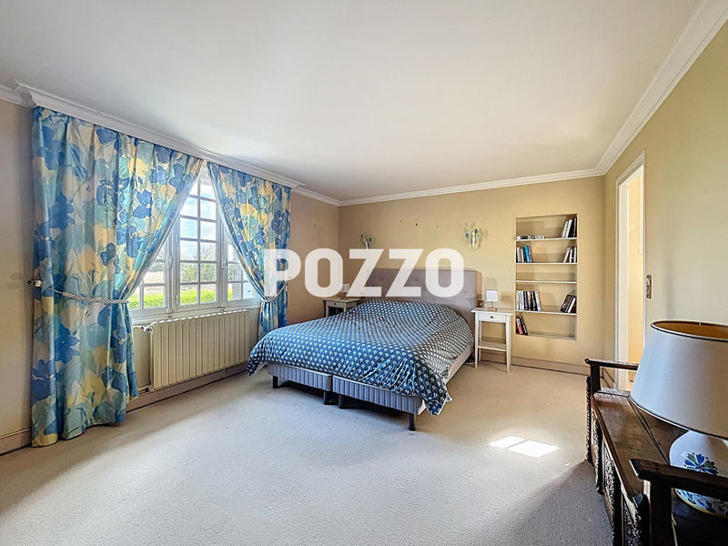 Maison - 218 m² - 8 pièces