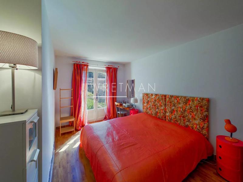 Villa - 211 m² - 8 pièces