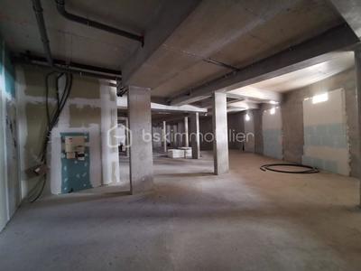 Local commercial - 600 m² - 1 pièce