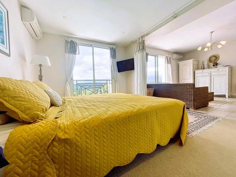 Villa - 247 m² - 7 pièces