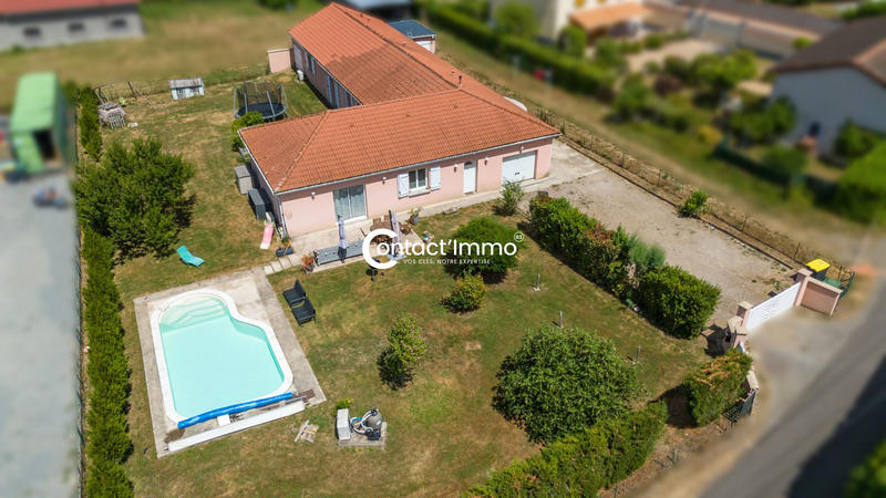 Maison - 202 m² - 9 pièces