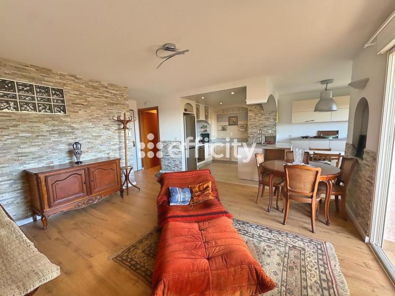 Appartement - 80 m² - 4 pièces