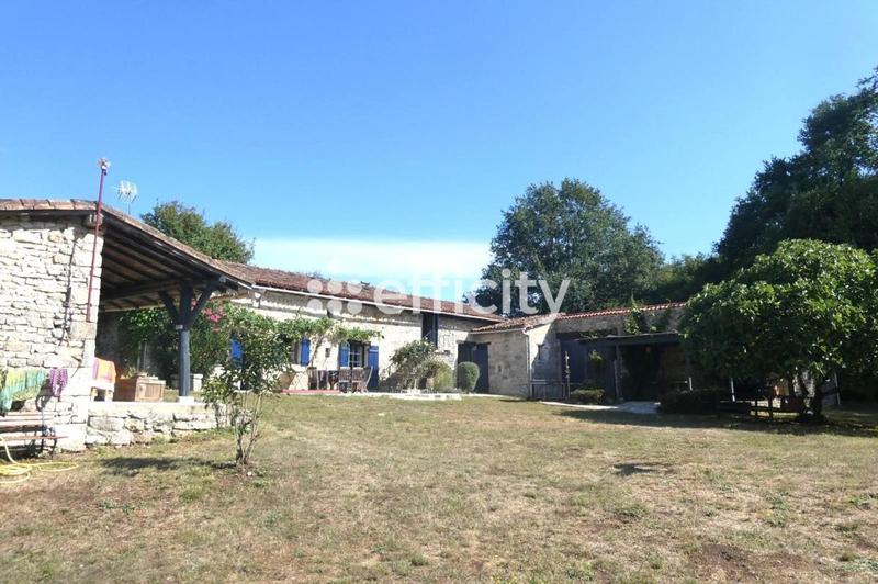 Maison - 121 m² - 6 pièces