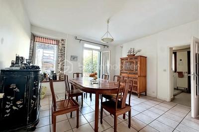 Maison - 260 m² - 9 pièces